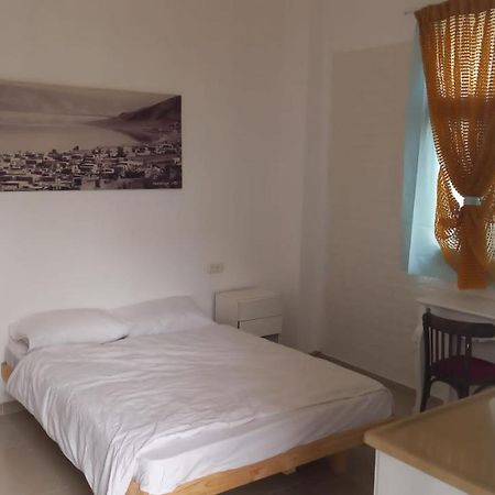 פינה שקטה דקה הליכה לכנרת והטיילת Apartment Tiberias Exterior photo