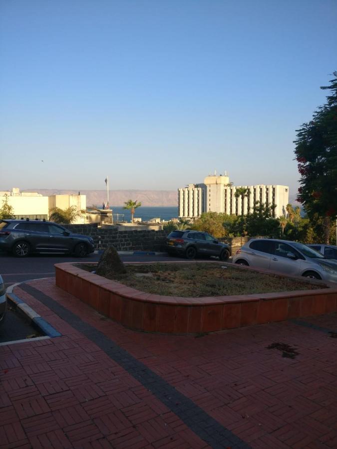 פינה שקטה דקה הליכה לכנרת והטיילת Apartment Tiberias Exterior photo